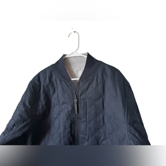 Bylt Bomber Jacket Mens L Navy Gray Reversible Quilted Hi Lo Casual NWOT - Picture 5 of 15